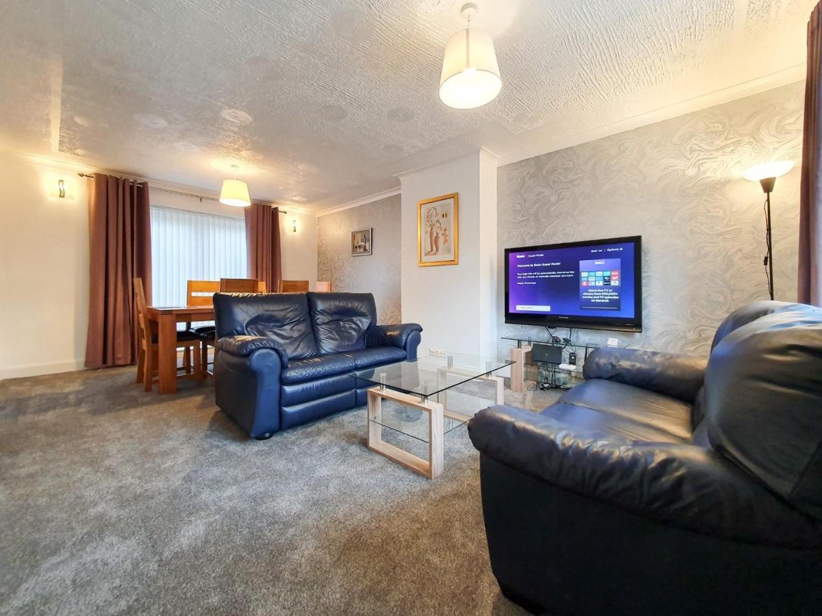 3 Bedroom House Amazon M90 Dunfermline Edinburgh Exterior foto